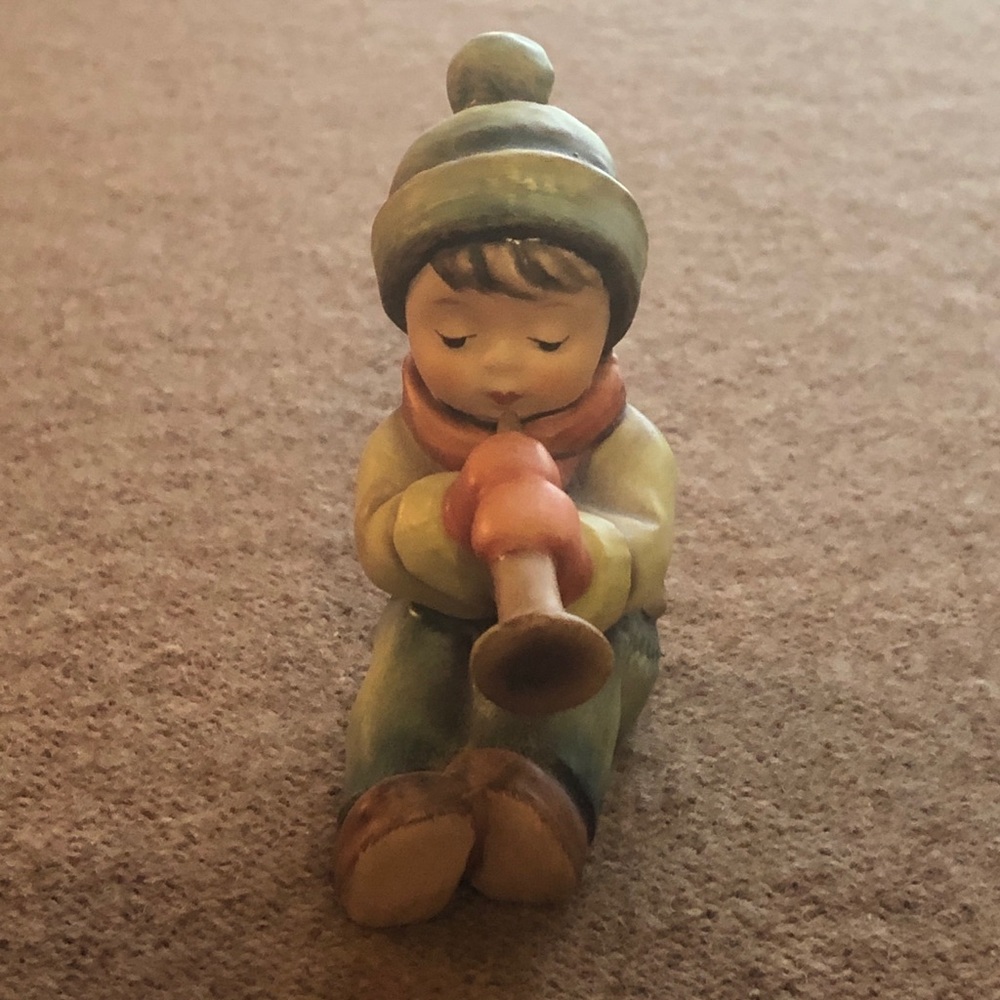 Hummel 1987-Little Boy with Horn